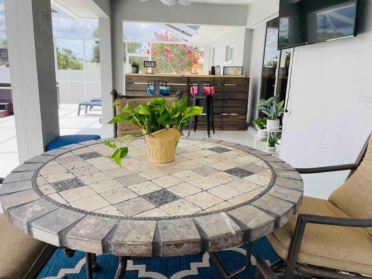 Endless Summer Retreat Jacuzzi 3Kingbed Airhockey Cape Coral Exterior foto